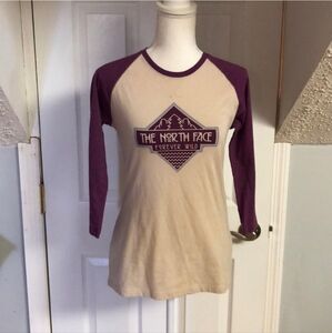 The North Face Women’s 3/4 Sleeve Tee Burgundy/Cream S